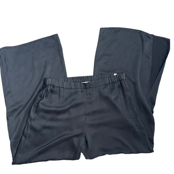 Lunya Split Leg High Rise Washable Silk Pants Immersed Black Size Large - Picture 11 of 12